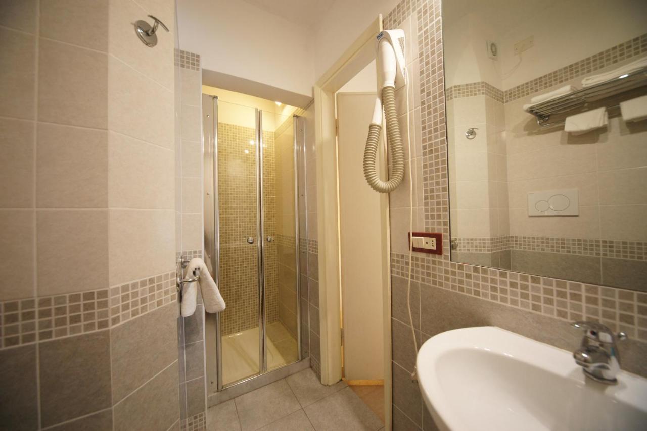 וירג'יו Hotel Liberty מראה חיצוני תמונה
